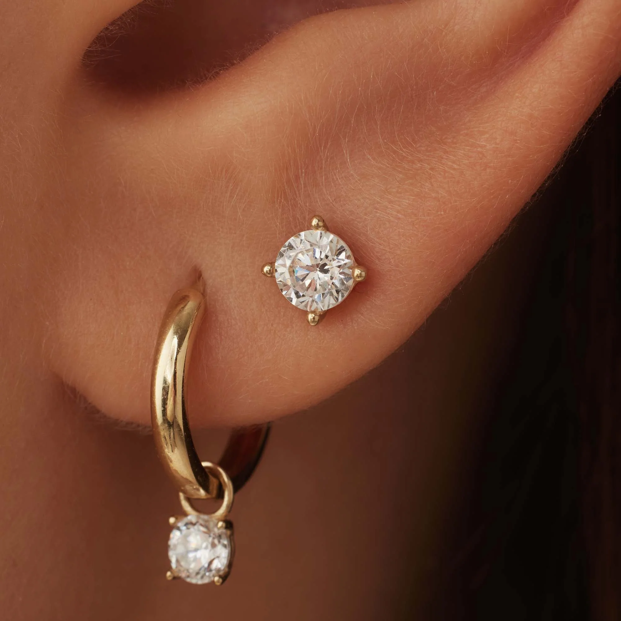 Cadeau d'Isabel 14 karat gold earring set with zirconia stones - Image 4