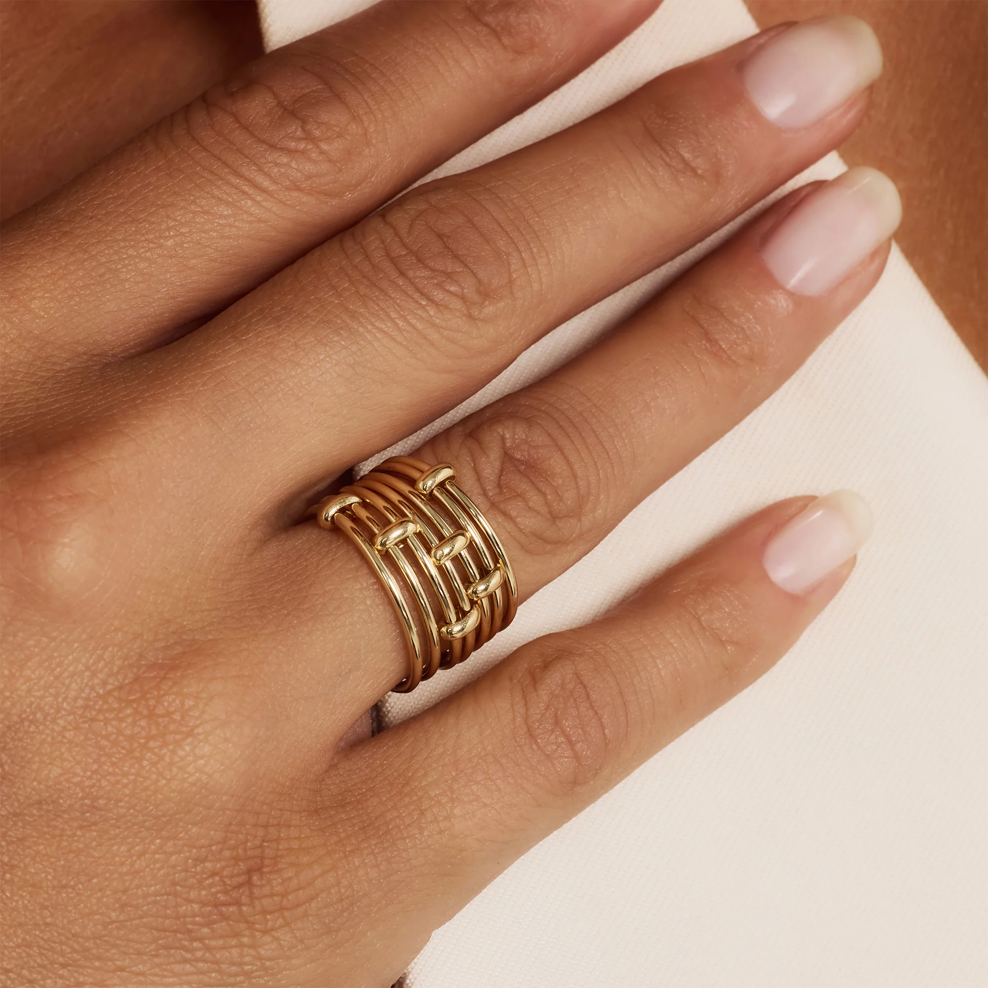 Cour d'Honneur Adora 14 karat golden 7-piece multi ring - Image 2