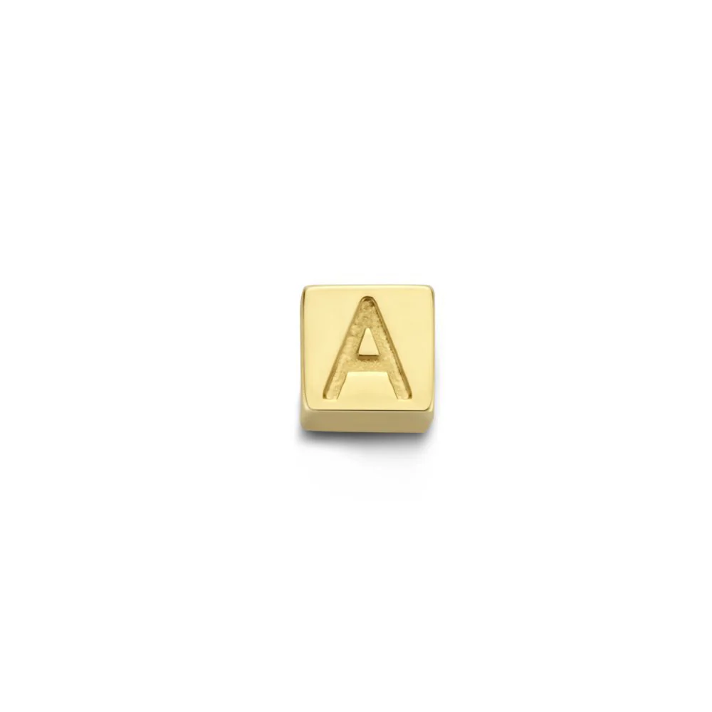 Cadeau d'Isabel 14 karat gold necklace and cube initial charm - Image 8
