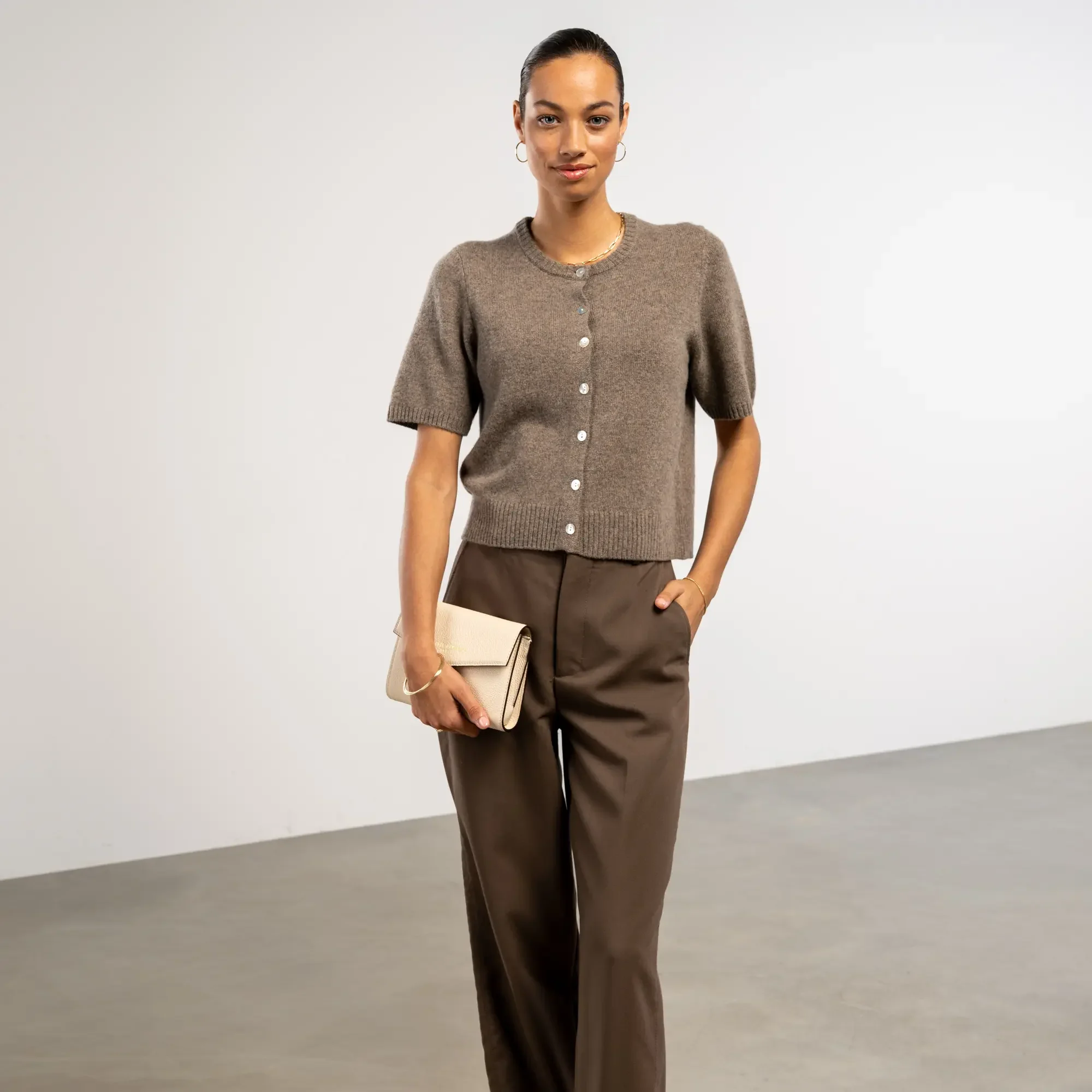 Honoré Lina Beige Clutch With Detachable Shoulder Chain - Image 3