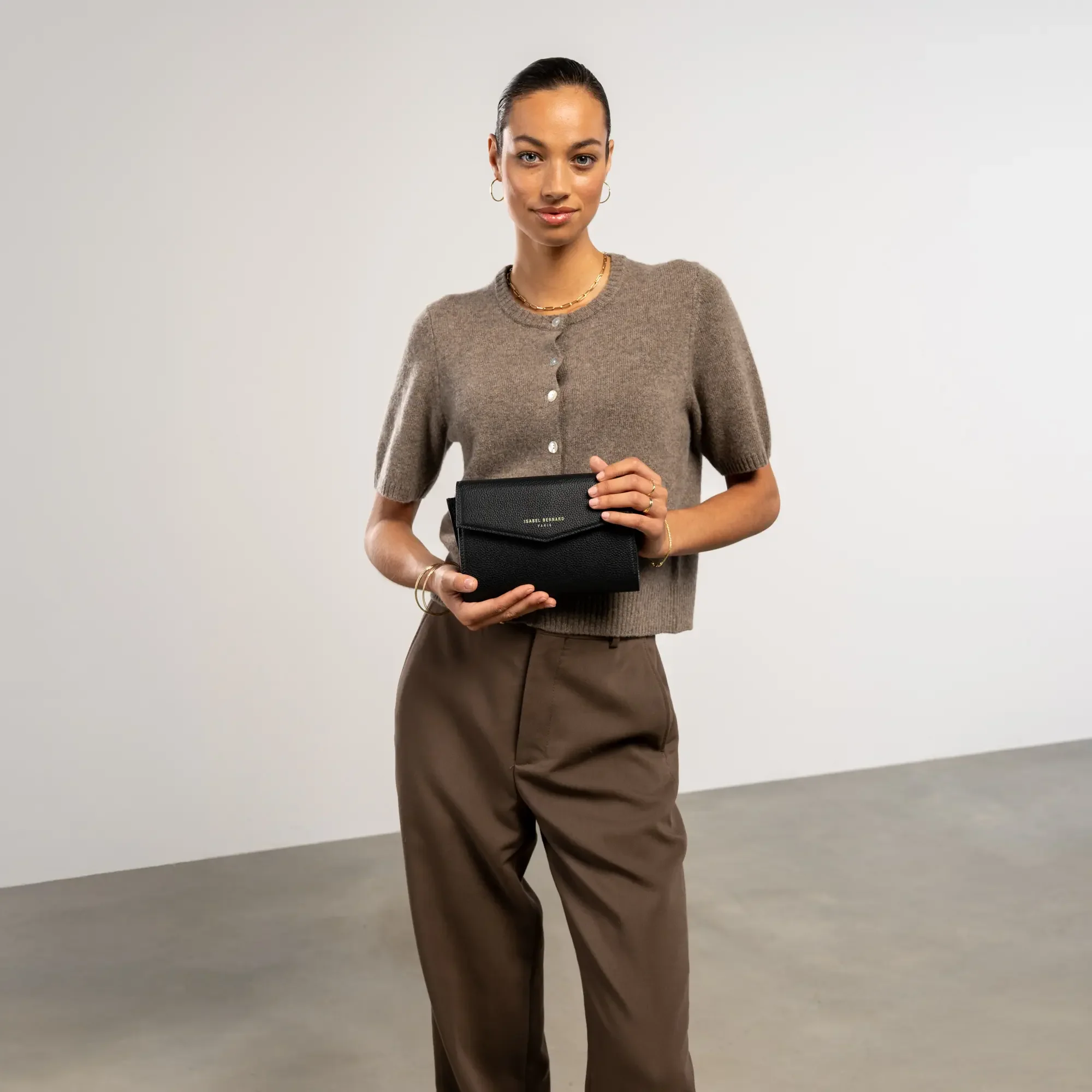 Honoré Lina Black Clutch With Detachable Shoulder Chain - Image 3