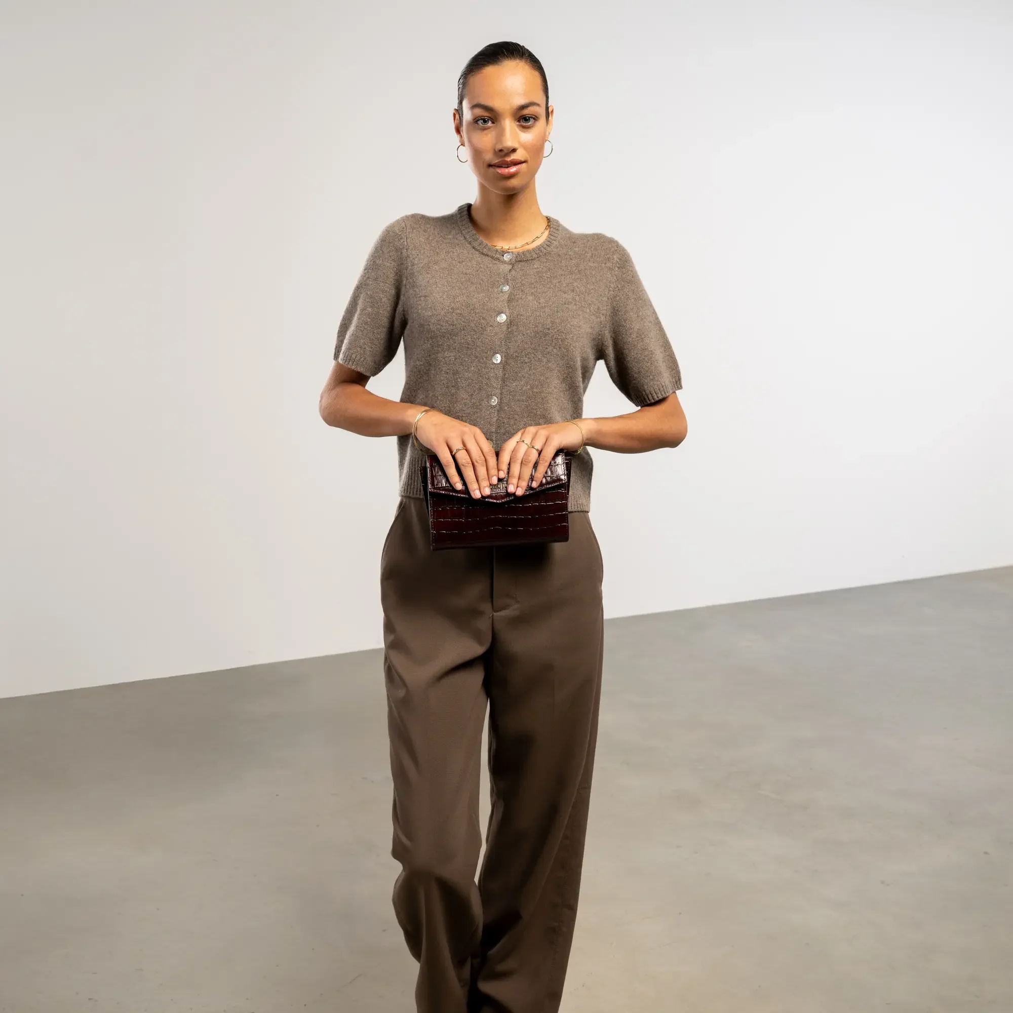 Honoré Lina Croco Brown Clutch With Detachable Shoulder Chain - Image 3